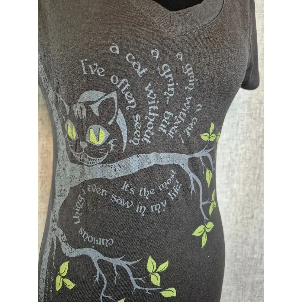 Alice in Wonderland Cheshire Cat Quote Graphic T-Shirt Medium Lewis Carroll NWOT - Picture 3 of 8